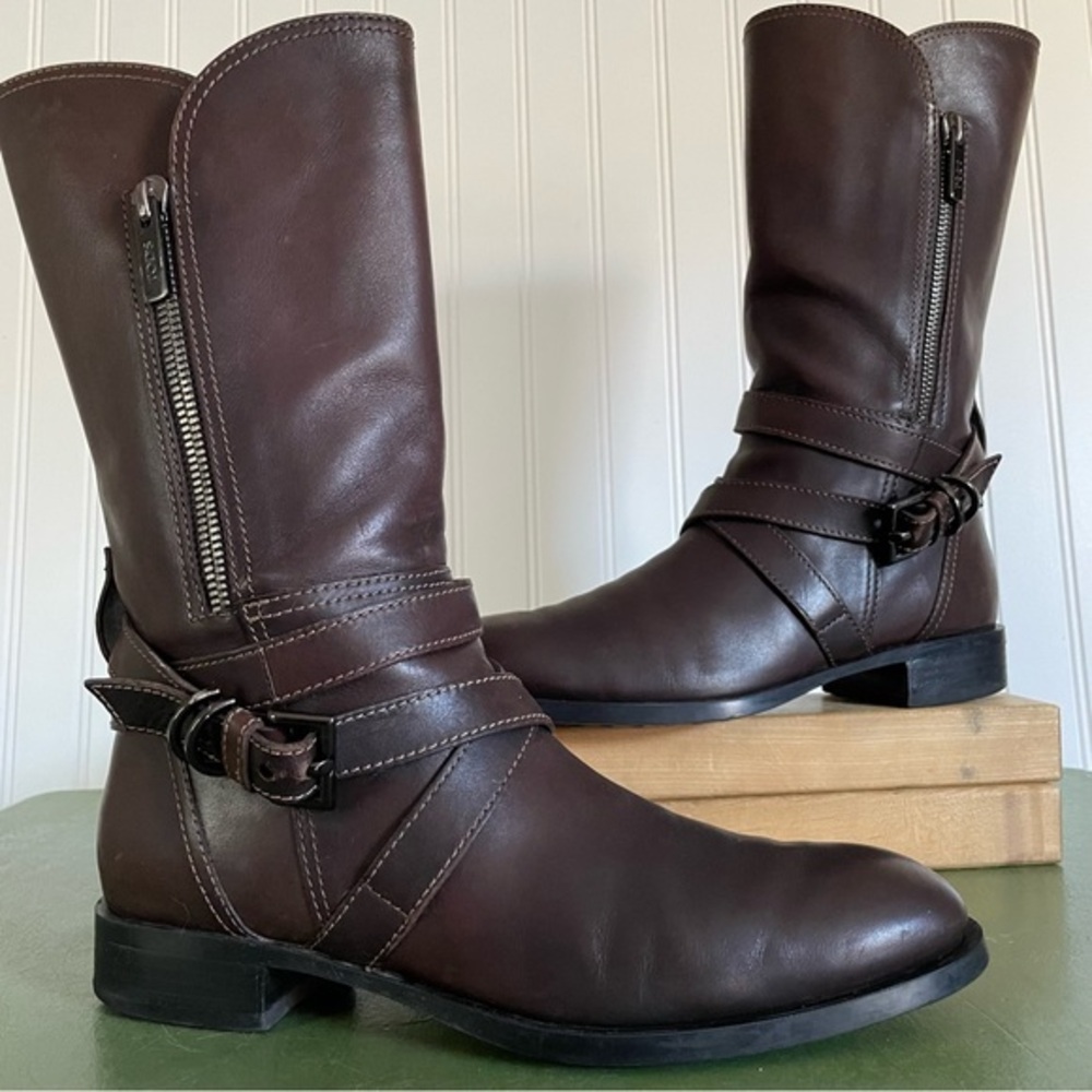 Tod’s Mid-Calf Belted Side Zip Boots in Chestnut Leather *Italy*